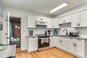 Pinellas Park Home: Swim, Golf, Grill & More!