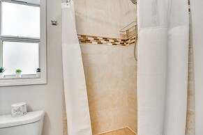 Pinellas Park Home: Swim, Golf, Grill & More!