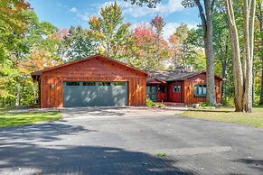 Rhinelander Chain of Lakes Home w/ River Dock!