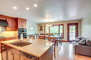 Rhinelander Chain of Lakes Home w/ River Dock!