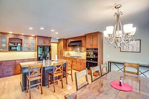 Rhinelander Chain of Lakes Home w/ River Dock!