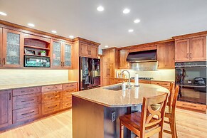 Rhinelander Chain of Lakes Home w/ River Dock!