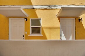 Sunny Manhattan Beach Apt w/ Vibrant Ocean Views
