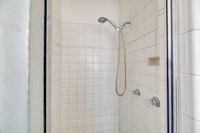 Sunny Manhattan Beach Apt w/ Vibrant Ocean Views