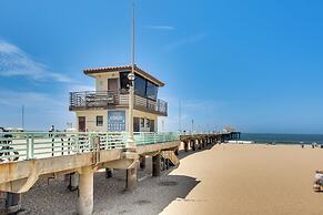 Sunny Manhattan Beach Apt w/ Vibrant Ocean Views