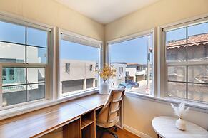 Bright Manhattan Beach Apt, Steps to Sand & Surf