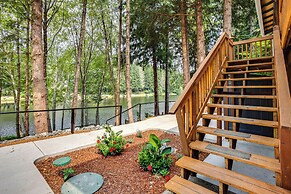 Lakefront Gig Harbor Home w/ Deck & Views