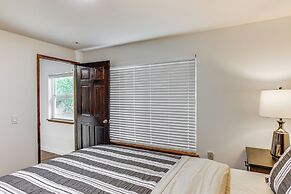 Lakefront Gig Harbor Home w/ Deck & Views