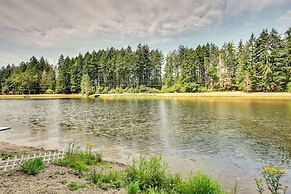 Lakefront Gig Harbor Home w/ Deck & Views