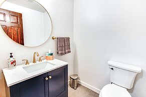 Lakefront Gig Harbor Home w/ Deck & Views