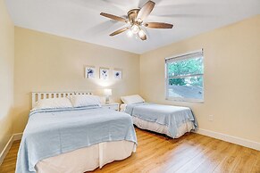 Half-mi to Riverwalk: Charming Sanford Retreat!