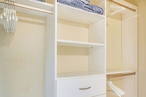 Half-mi to Riverwalk: Charming Sanford Retreat!