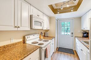 Half-mi to Riverwalk: Charming Sanford Retreat!