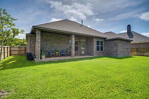 Bryan Home w/ Covered Patio: 6 Mi to Texas A&m!