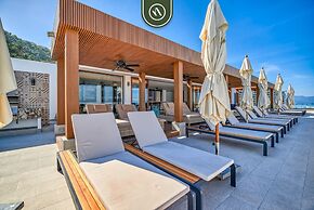 Condo With Oceanview - 2BR Condo - Rooftop Pool