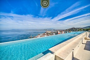 Condo With Oceanview - 2BR Condo - Rooftop Pool