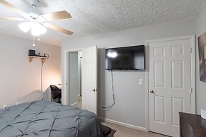 Cozy Retreat With Pool - Your Home Away From Home 3 Bedroom Home by Re