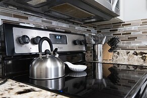 Cozy Retreat With Pool - Your Home Away From Home 3 Bedroom Home by Re