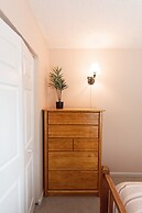 Cozy Retreat With Pool - Your Home Away From Home 3 Bedroom Home by Re