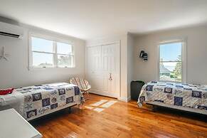 Immaculate Waterfront Beach House 5 Bedroom Home by RedAwning