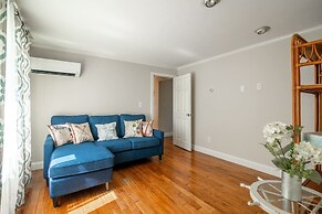 Immaculate Waterfront Beach House 5 Bedroom Home by RedAwning