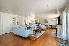 Immaculate Waterfront Beach House 5 Bedroom Home by RedAwning