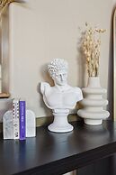 The Perfect Family Escape: Spacious And Cozy 5 Bedroom Home by RedAwni