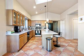 The Perfect Family Escape: Spacious And Cozy 5 Bedroom Home by RedAwni