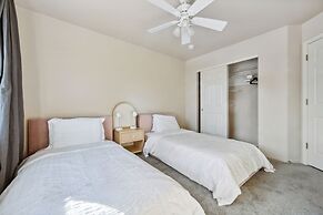 The Perfect Family Escape: Spacious And Cozy 5 Bedroom Home by RedAwni