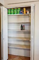 The Perfect Family Escape: Spacious And Cozy 5 Bedroom Home by RedAwni