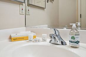 The Perfect Family Escape: Spacious And Cozy 5 Bedroom Home by RedAwni