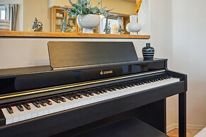 The Perfect Family Escape: Spacious And Cozy 5 Bedroom Home by RedAwni