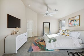 The Perfect Family Escape: Spacious And Cozy 5 Bedroom Home by RedAwni