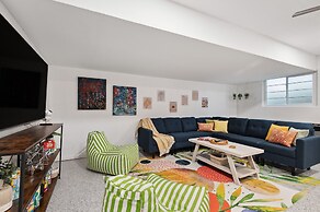 Marlin Manor 4 Bedroom Home by RedAwning