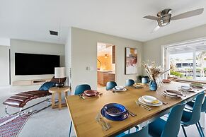 Marlin Manor 4 Bedroom Home by RedAwning