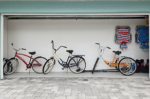 Marlin Manor 4 Bedroom Home by RedAwning