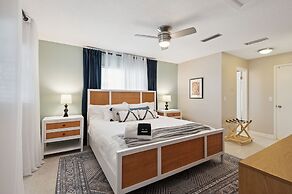 Marlin Manor 4 Bedroom Home by RedAwning