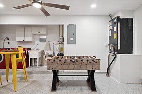 Marlin Manor 4 Bedroom Home by RedAwning