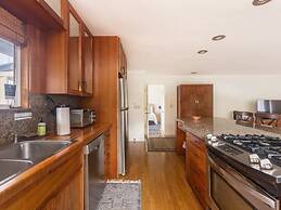 Awaa Place At Kamuela Heights 4 Bedroom Home by RedAwning