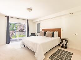 Awaa Place At Kamuela Heights 4 Bedroom Home by RedAwning