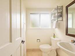 Awaa Place At Kamuela Heights 4 Bedroom Home by RedAwning