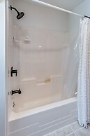 Sunnyside Cottage 3 Bedroom Home by RedAwning