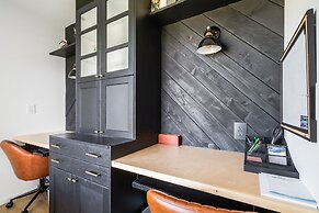 Sunnyside Sanctuary 3 Bedroom Home by RedAwning