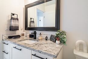 Sunnyside Sanctuary 3 Bedroom Home by RedAwning