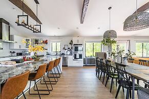 Sunnyside Sanctuary 3 Bedroom Home by RedAwning