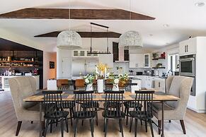 Sunnyside Sanctuary 3 Bedroom Home by RedAwning