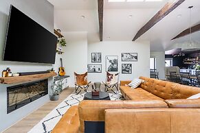 Sunnyside Sanctuary 3 Bedroom Home by RedAwning