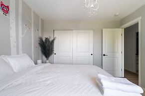 Sunnyside Sanctuary 3 Bedroom Home by RedAwning