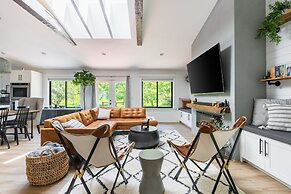 Sunnyside Sanctuary 3 Bedroom Home by RedAwning