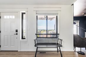 Sunnyside Sanctuary 3 Bedroom Home by RedAwning